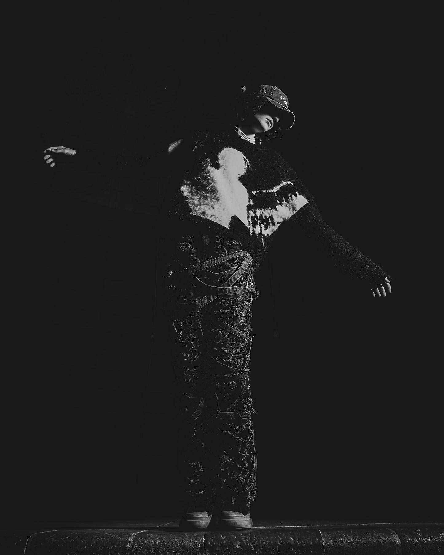 "ANGEL MOHAIR SWEATER" — BLACK