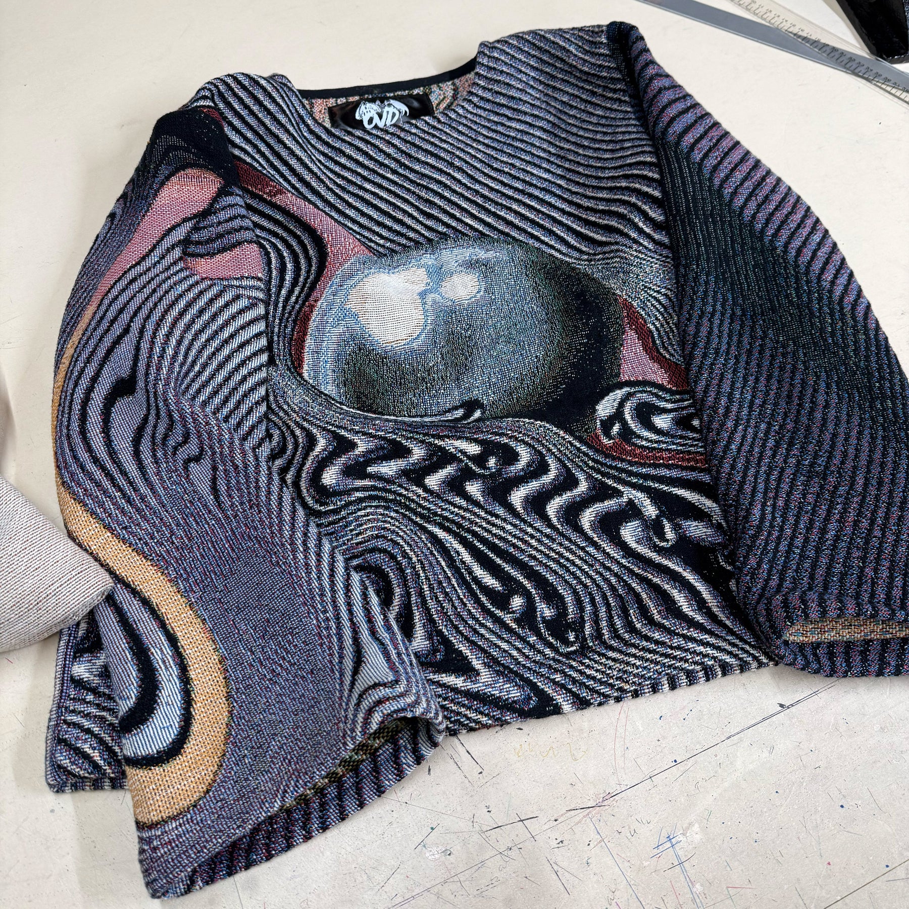 WOVEN KNITS
