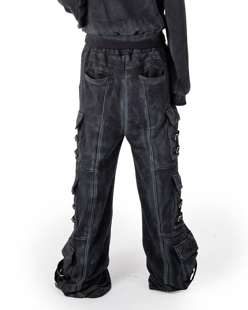 "OBSIDIA" WAXED CARGO SWEATPANTS