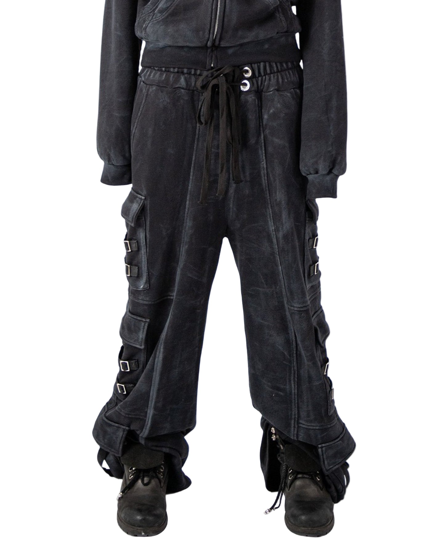 "OBSIDIA" WAXED CARGO SWEATPANTS