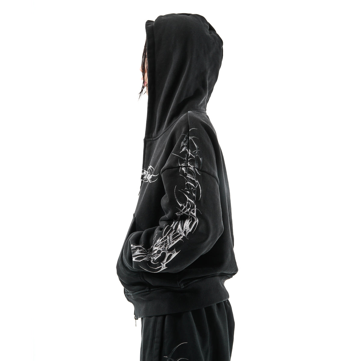 "TRIBAMETAL" ZIP UP