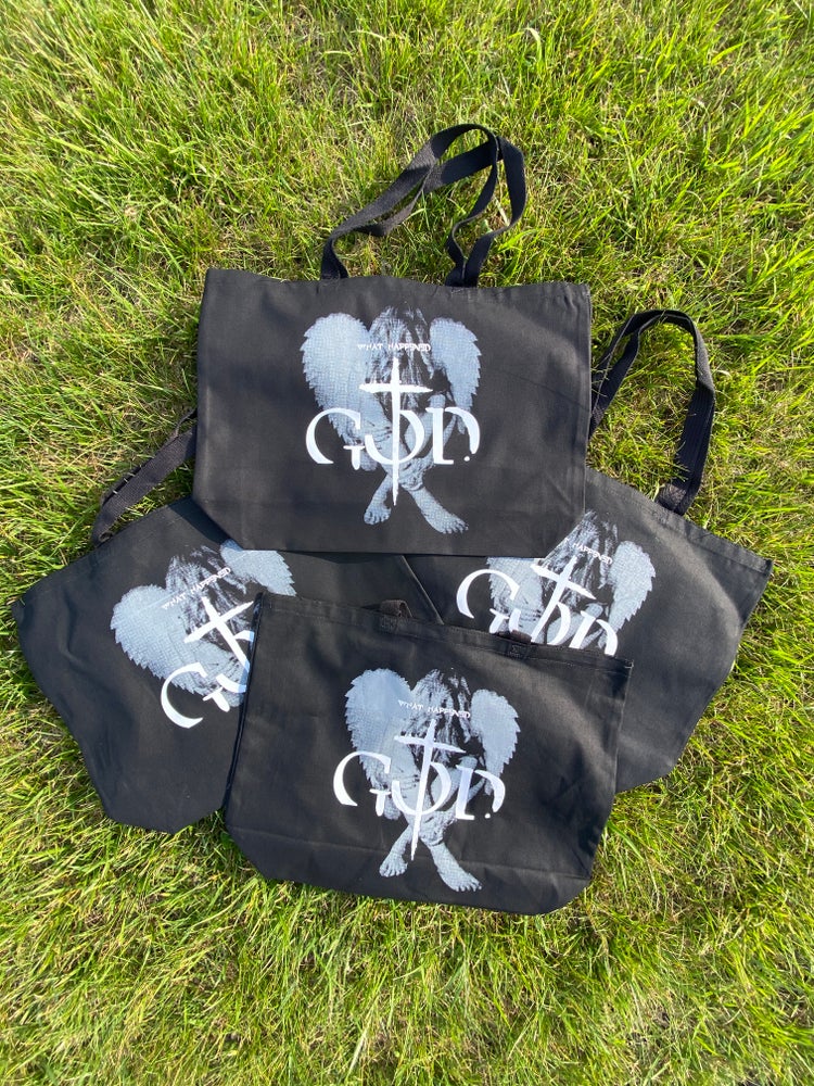 "OVERSIZED TOTE"