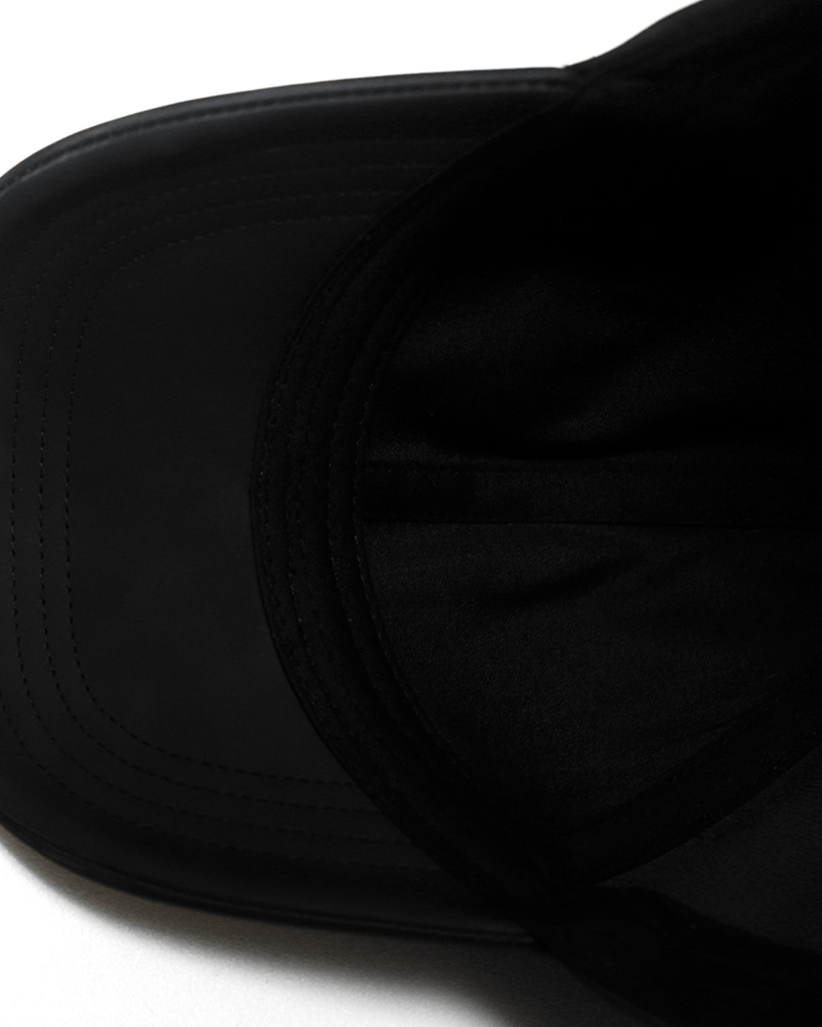 "CROSS LEATHER CAP - BLACK"